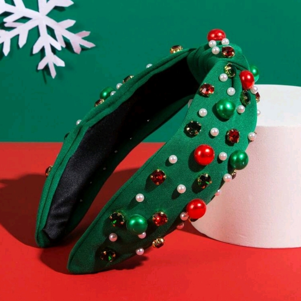 Green headband with stones and pearls